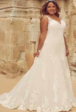 CurveStyles-BlushBridal-March2318